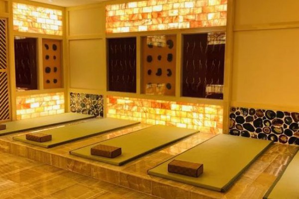 山城夜色迷人眼，重庆夜生活韵味浓